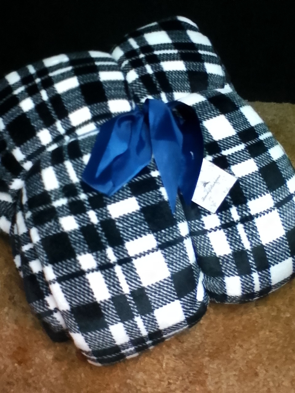 Tommy Bahama Black & White Plaid Throw with Blue Ribbon New